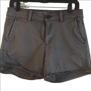American Eagle Twill Grey Midi Style Shorts. Size 6. Dressy Style Shorts.